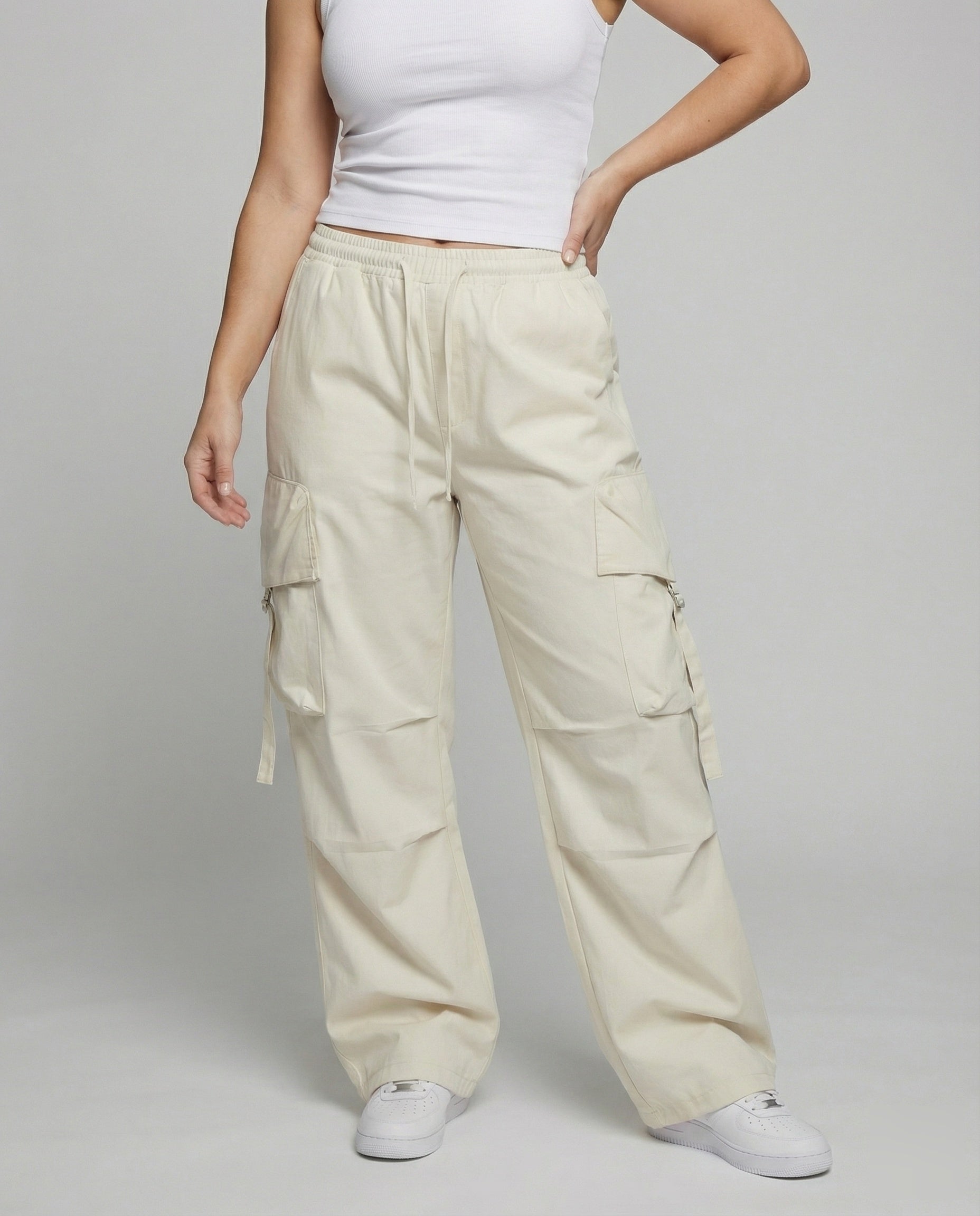 Women's Urban Drop Crotch Blended Fabric Baggy Cargo Pants - lower body detail